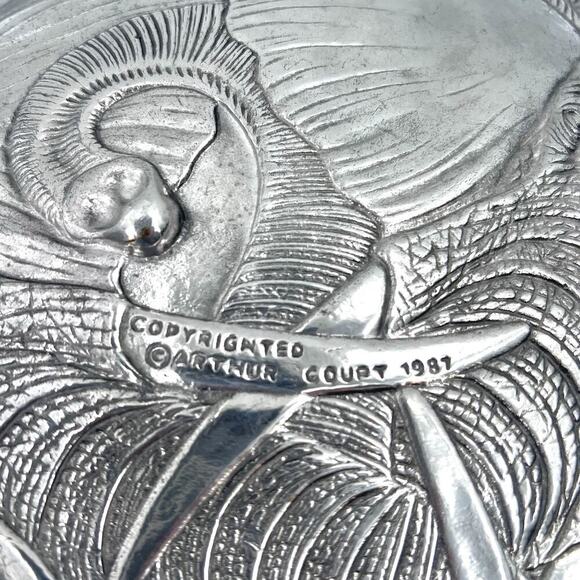 Vintage 1987 ARTHUR COURT Endangered Series Trio of Elephants Metal Platter - Picture 7 of 8